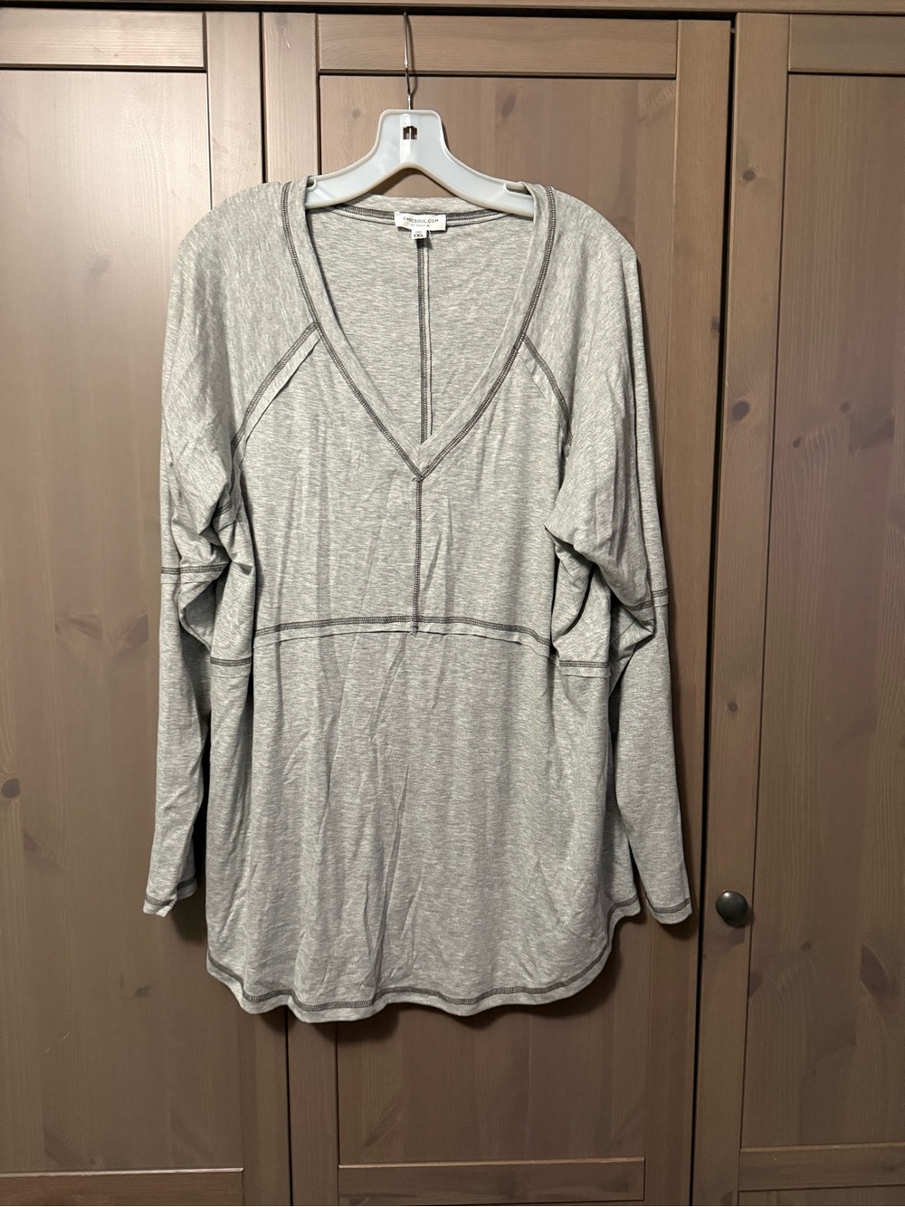 Chicsoul.com Lightweight V-Neck Long Sleeve Top - Light Gray